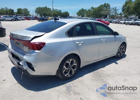 2020 Kia Forte Lxs z USA, uszkodzony, nr VIN 3KPF24AD3LE170748
